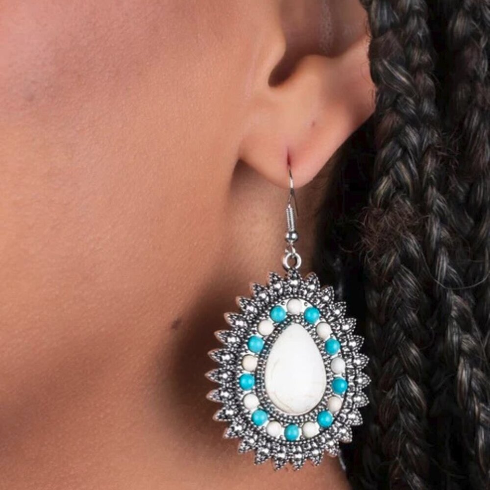 Paparazzi Jewelry Accessories - Sagebrush Sabbatical - White Earrings - Vintage